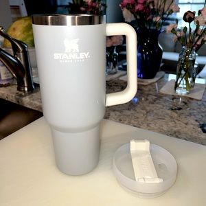 🆕 Stanley Adventure Quencher Travel Tumbler 40oz Fog (Gray)